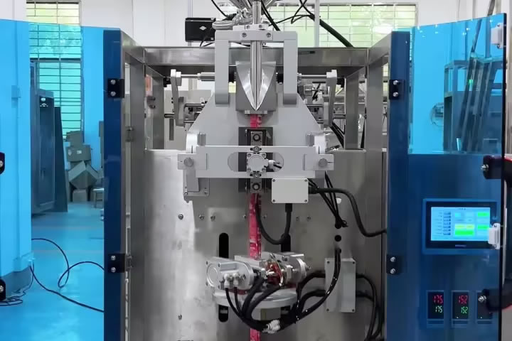 Fluid packaging machine