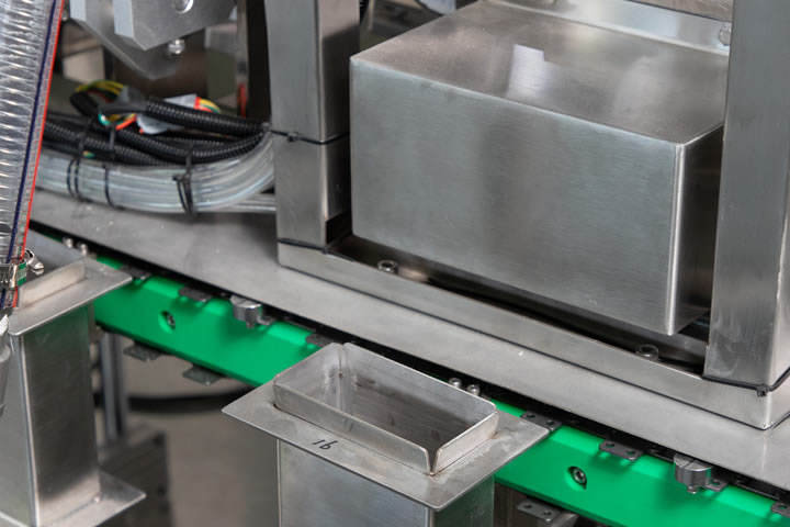 Liquid packaging machine