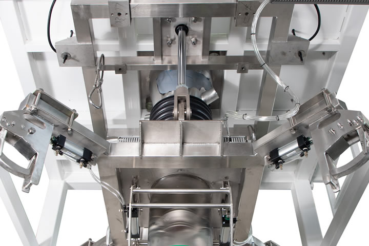 Dynamic airflow purification