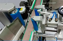 Solve the glass container labeling dilemma! See how flexible positioning labeling technology can achieve zero damage upgrade